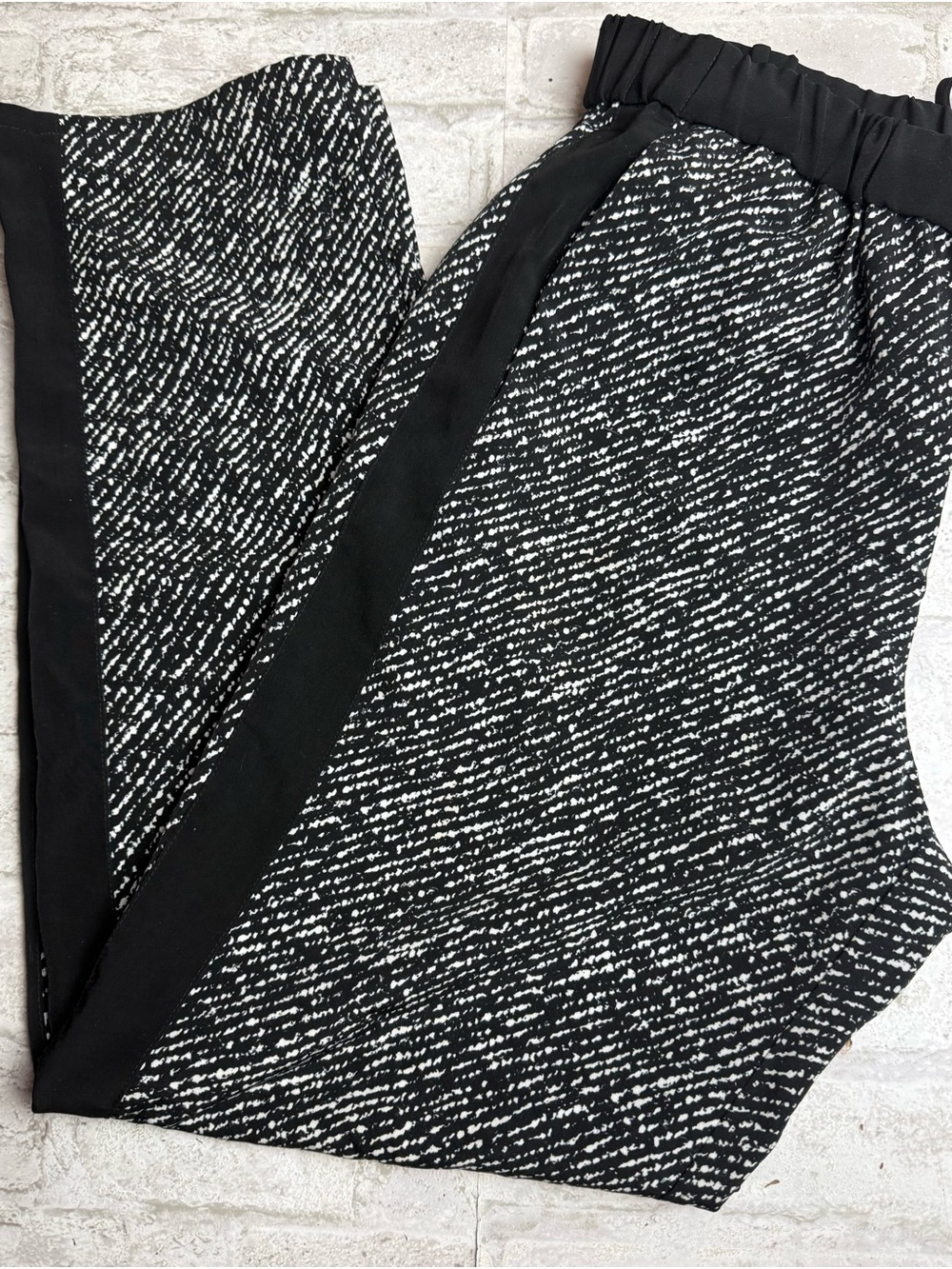 Vince Camino Black & White Pull On Crop Pants Lightweight Tuxedo Striped EUC S 😍